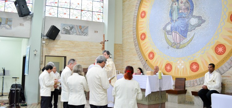 Ministros da Eucaristia da paróquia renovaram seus votos neste domingo – festa de Cristo Rei